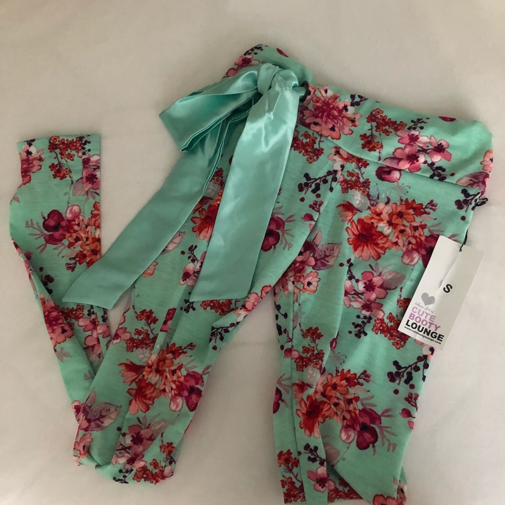 Cute Booty Lounge Leggings